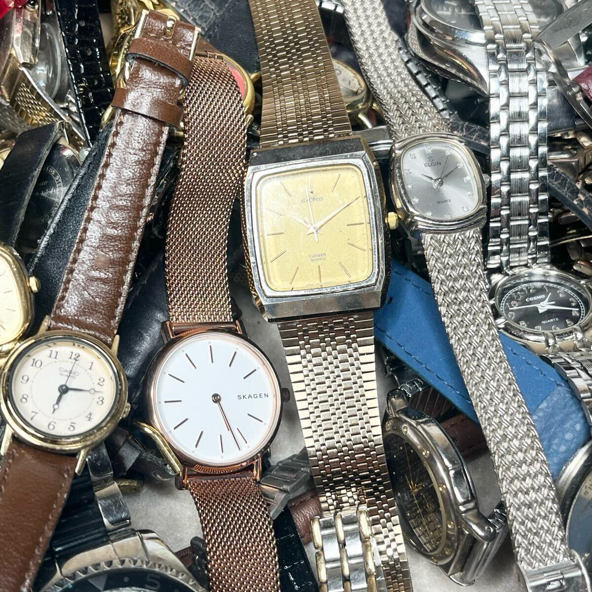 1円出品】 1スタ 1円 腕時計 大量 まとめ売り 約2.0kg分 100点 1円出品】 1スタ 1円 腕時計 大量 まとめ売り 約2.0kg分 100点