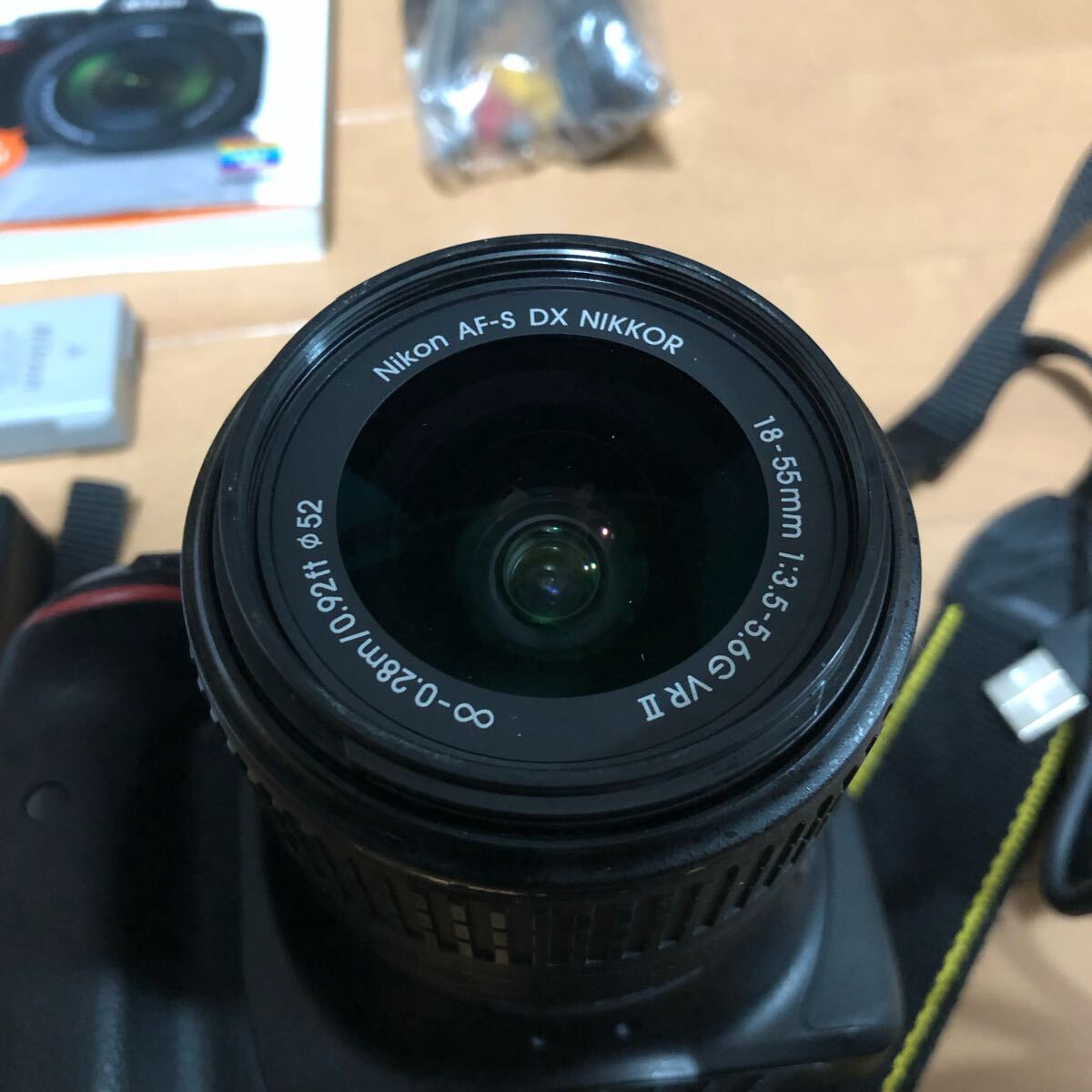 Nikon ニコン D5300 AF-S DX 18-55mm F3.5-5.6G VR II Kit Nikon ニコン D5300 AF-S DX 18-55mm F3.5-5.6G VR II Kit