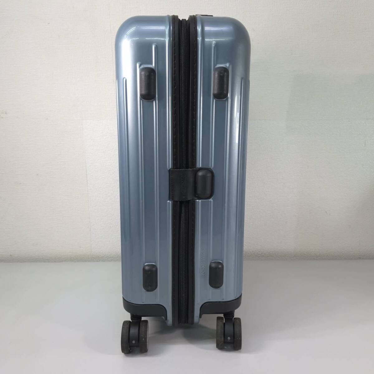 RIMOWA リモワ サルサエアー SALSA Air 33L 4輪キャリーケース RIMOWA リモワ サルサエアー SALSA Air 33L 4輪キャリーケース