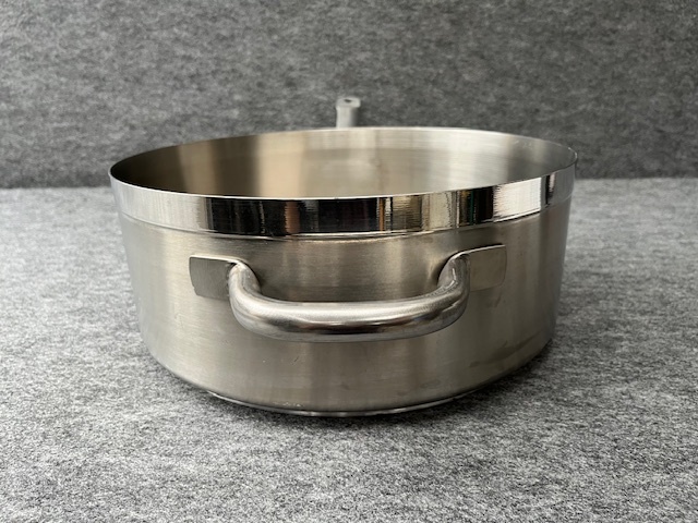 ＜送料込＞業務用 ステンレス18-10 鍋 36cm深13㎝ 向い手付 蓋無し/片手鍋 ハンバーグ アウトドア キャンプ バーベキュー 鉄板/遠藤 ムラノ