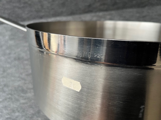 ＜送料込＞業務用 ステンレス18-10 鍋 36cm深13㎝ 向い手付 蓋無し/片手鍋 ハンバーグ アウトドア キャンプ バーベキュー 鉄板/遠藤 ムラノ