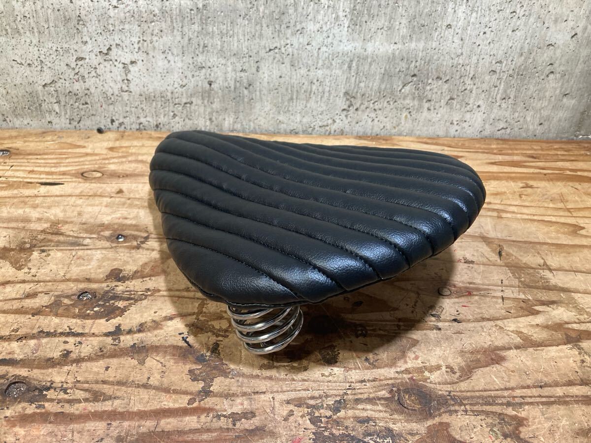 送料無料 ソロシート ピリオンパッド ステー ボルト付き BK