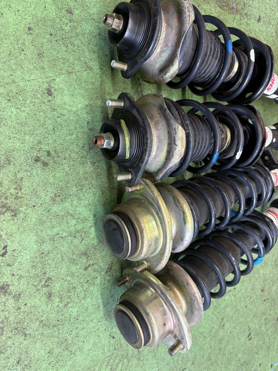 希少 1円 スバル プレオ RA1 RA2 RV1 RV2 ストラット セット 希少 1円 スバル プレオ RA1 RA2 RV1 RV2 ストラット セット
