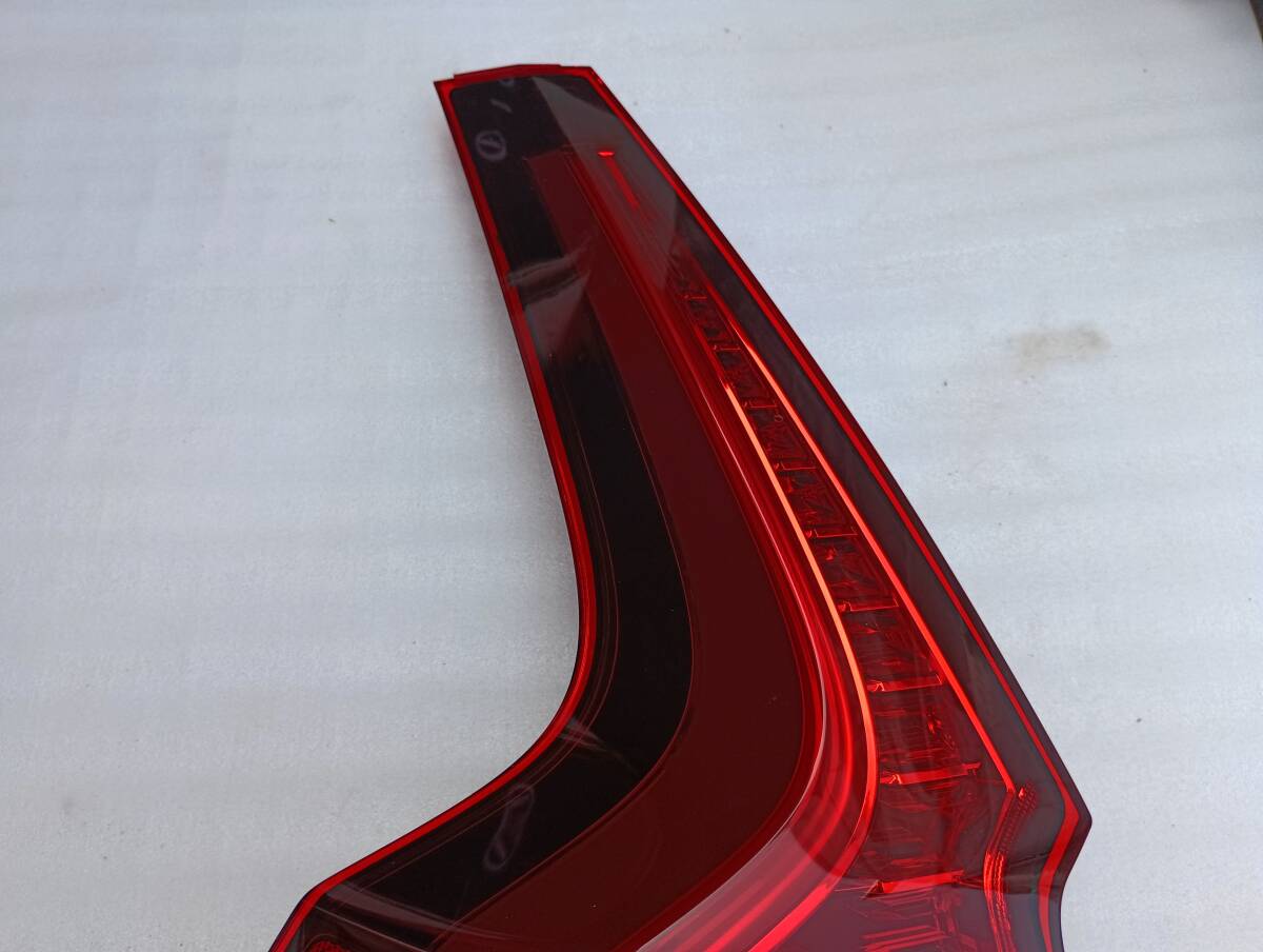 VOLVO Volvo V60 оригинальный задний фонарь задние фонари левый 32291358 S3641