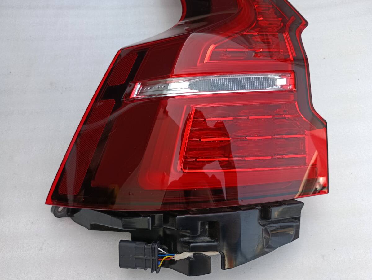 VOLVO Volvo V60 оригинальный задний фонарь задние фонари левый 32291358 S3641