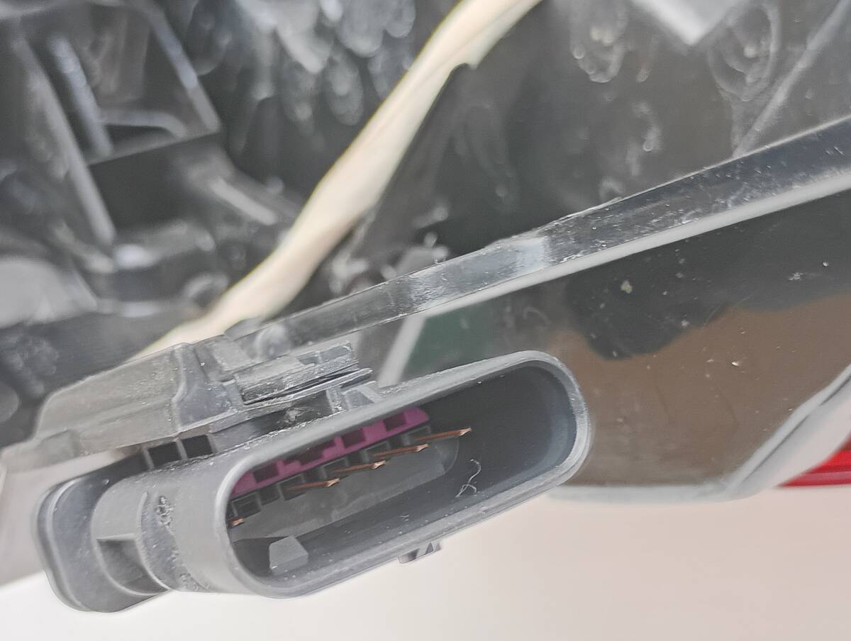 VOLVO Volvo V60 оригинальный задний фонарь задние фонари левый 32291358 S3641