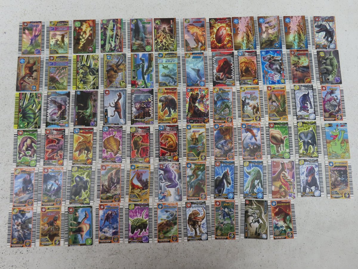 中古品○恐竜キング カード70枚セット ※状態難あり○1463M 中古品○恐竜キング カード70枚セット ※状態難あり○1463M