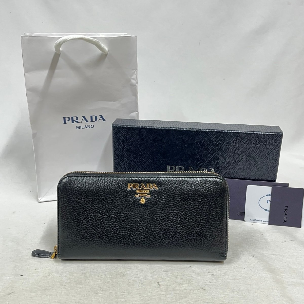 ▽▽プラダ PRADA ラウンドファスナー 長財布 牛革 ブラック系色 ▽▽プラダ PRADA ラウンドファスナー 長財布 牛革 ブラック系色