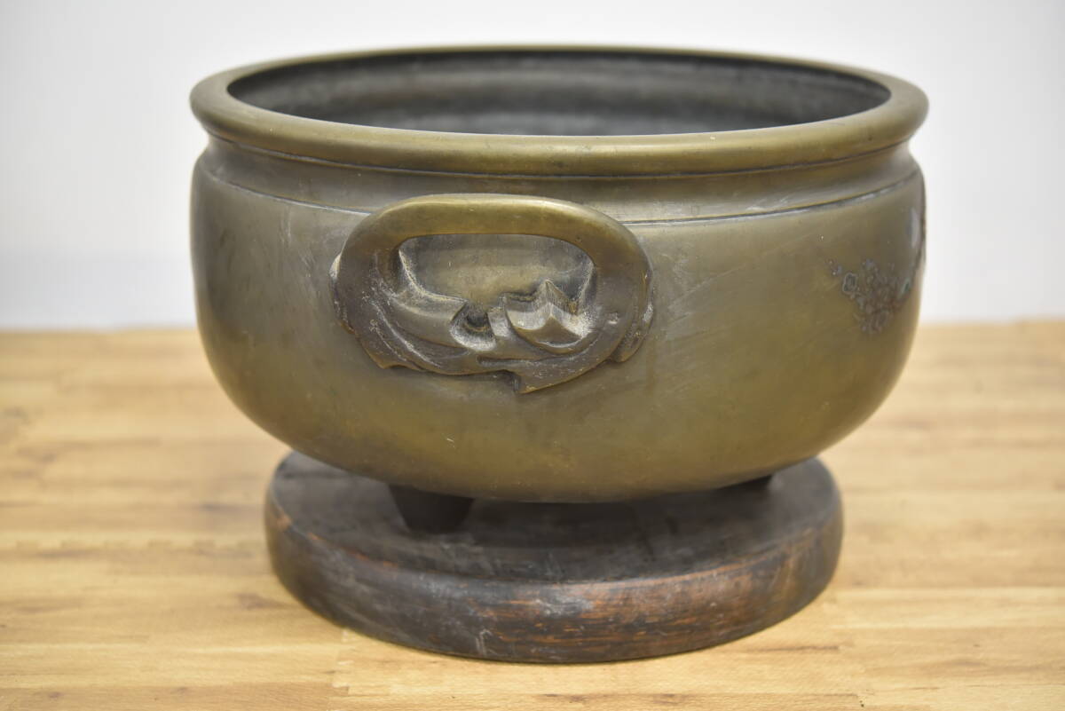 QY4-143【現状品】大火鉢 三足火鉢 古銅 銅器 銅製 古道具 QY4-143【現状品】大火鉢 三足火鉢 古銅 銅器 銅製 古道具