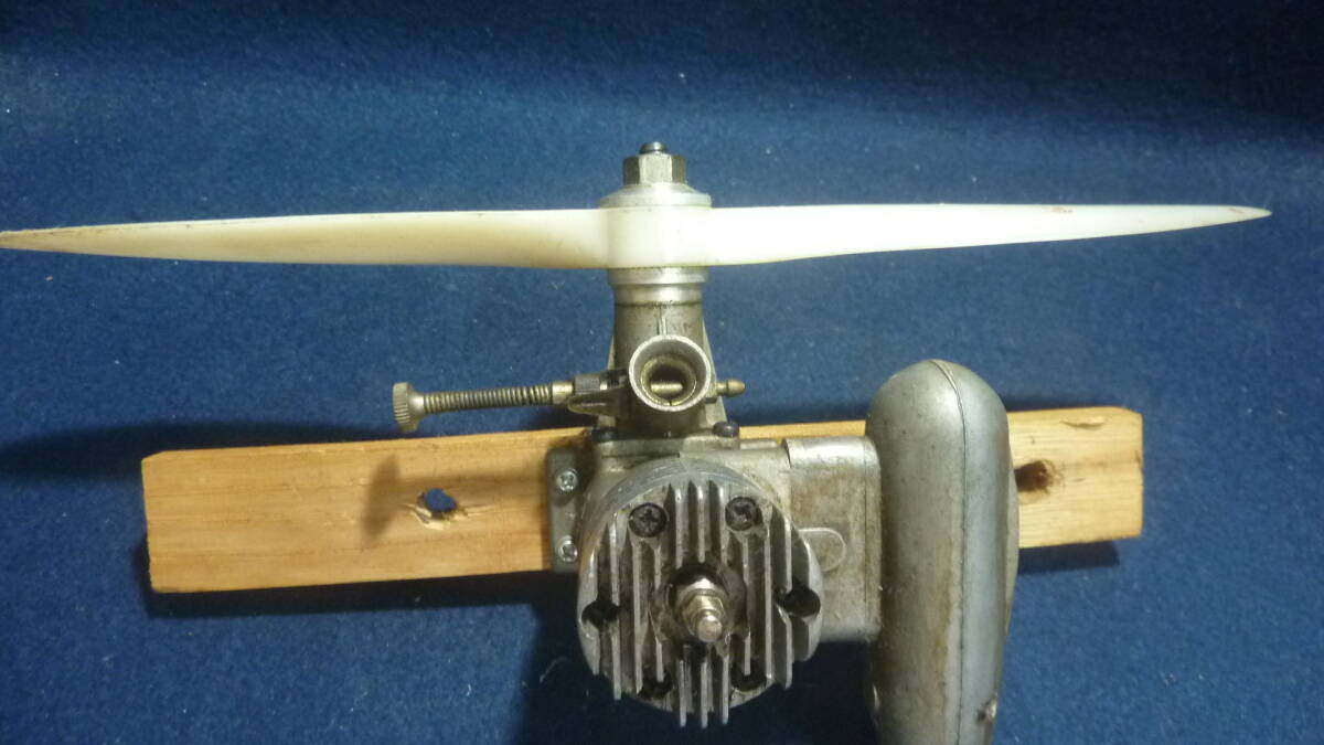 中古,未整備エンジン!ENYA.45.MODEL6001.マフラー.ナイロンペラ 中古,未整備エンジン!ENYA.45.MODEL6001.マフラー.ナイロンペラ