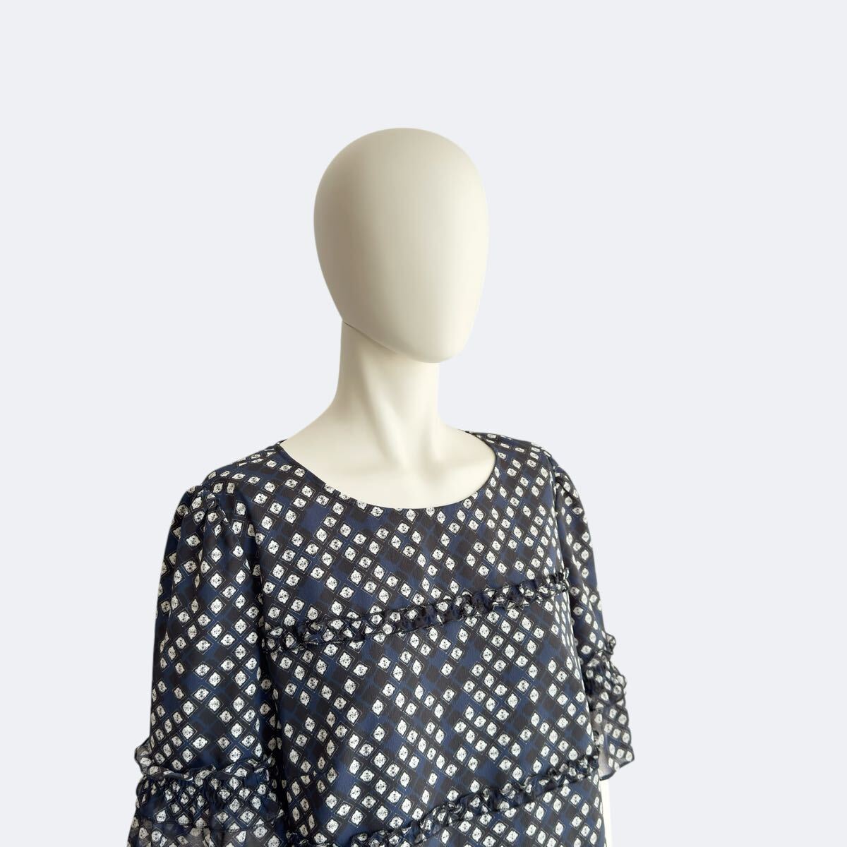 TO BE CHIC トゥービーシック ワンピース ネイビー 半袖 大きい TO BE CHIC トゥービーシック ワンピース ネイビー 半袖 大きい