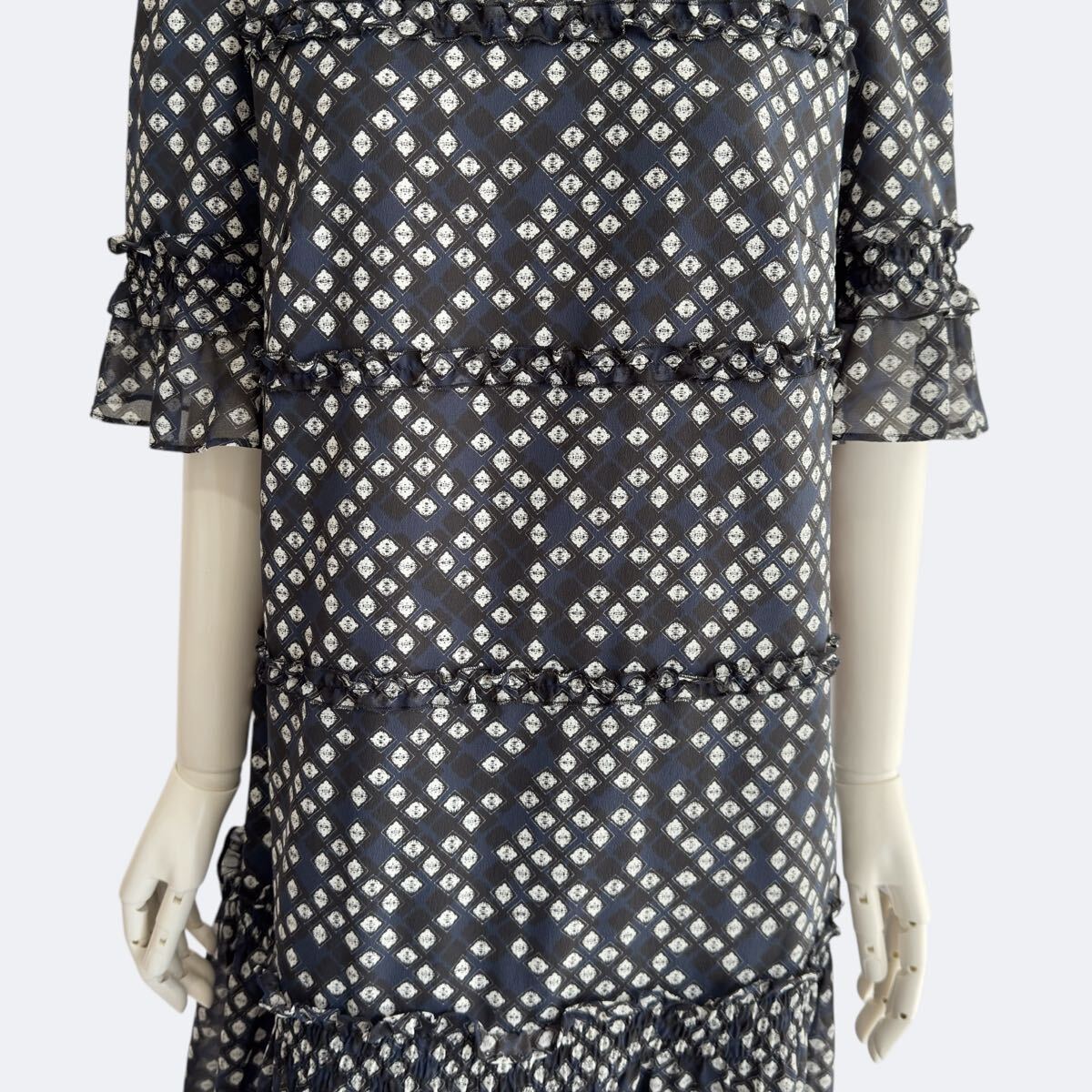 TO BE CHIC トゥービーシック ワンピース ネイビー 半袖 大きい TO BE CHIC トゥービーシック ワンピース ネイビー 半袖 大きい