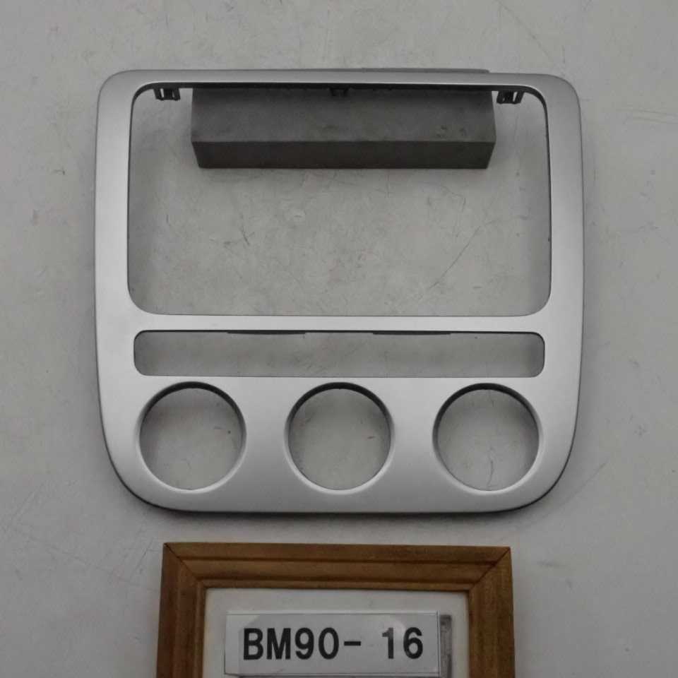 平成21年 VWイオス1FBUB 純正 センターパネル オーディオ枠 中古 即決_画像1