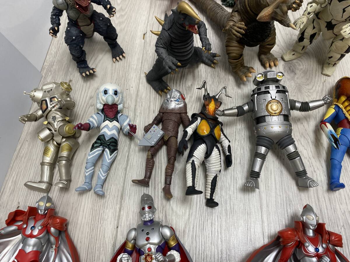 4/19☆ウルトラマン 怪獣☆フィギュア まとめ売り S.H.フィギュ 4/19☆ウルトラマン 怪獣☆フィギュア まとめ売り S.H.フィギュ