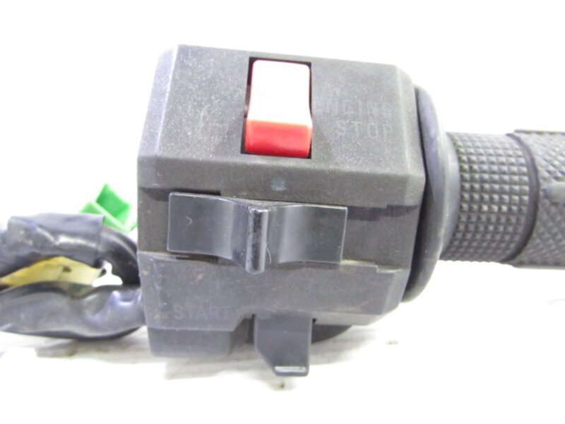 ZXR250 ZX250A 希少!! 純正 ハンドルスイッチBOX 左右SET 実動車 ZXR250 ZX250A 希少!! 純正 ハンドルスイッチBOX 左右SET 実動車