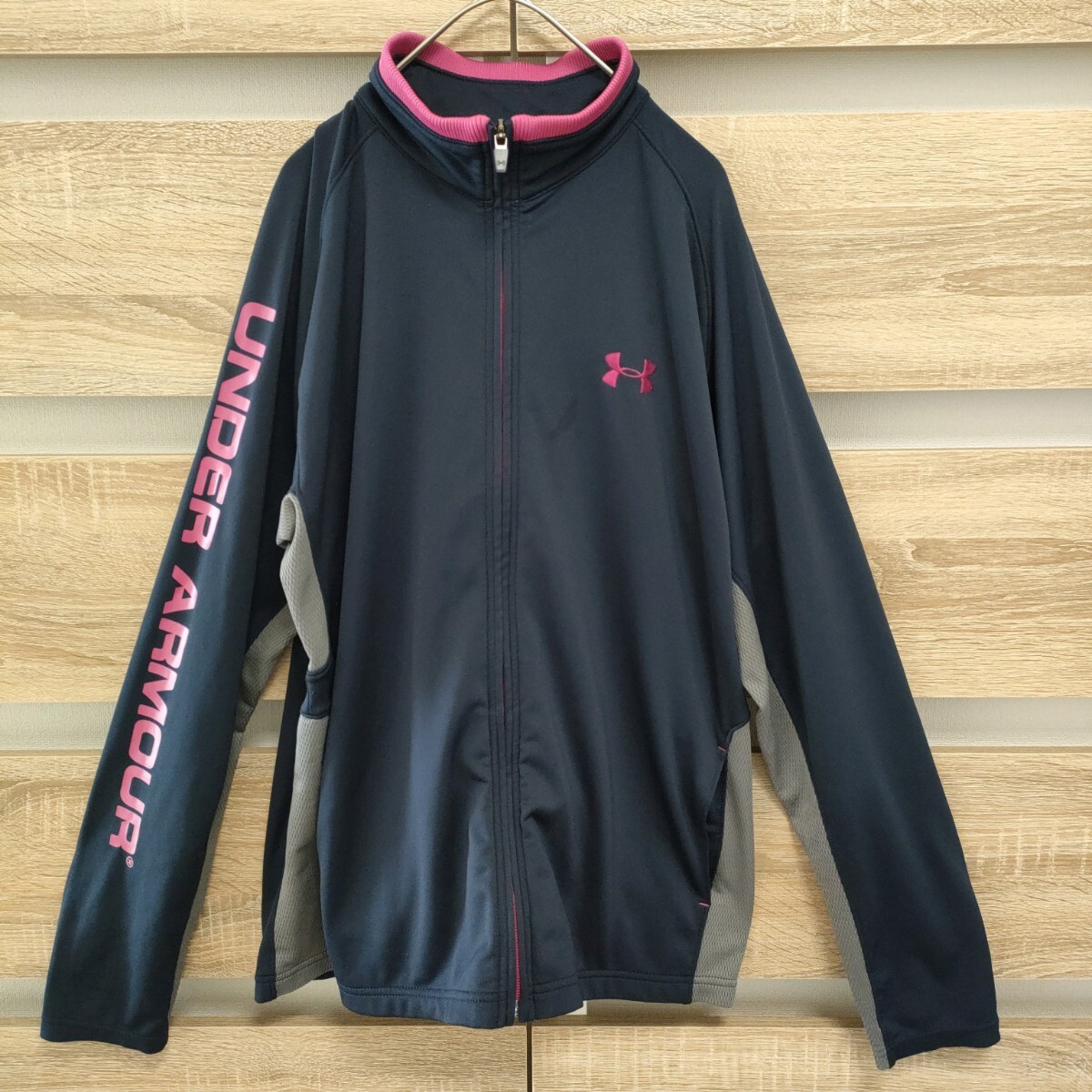 UNDERARMOUR(アンダーアーマー)MDサイズジャージセットアップ UNDERARMOUR(アンダーアーマー)MDサイズジャージセットアップ