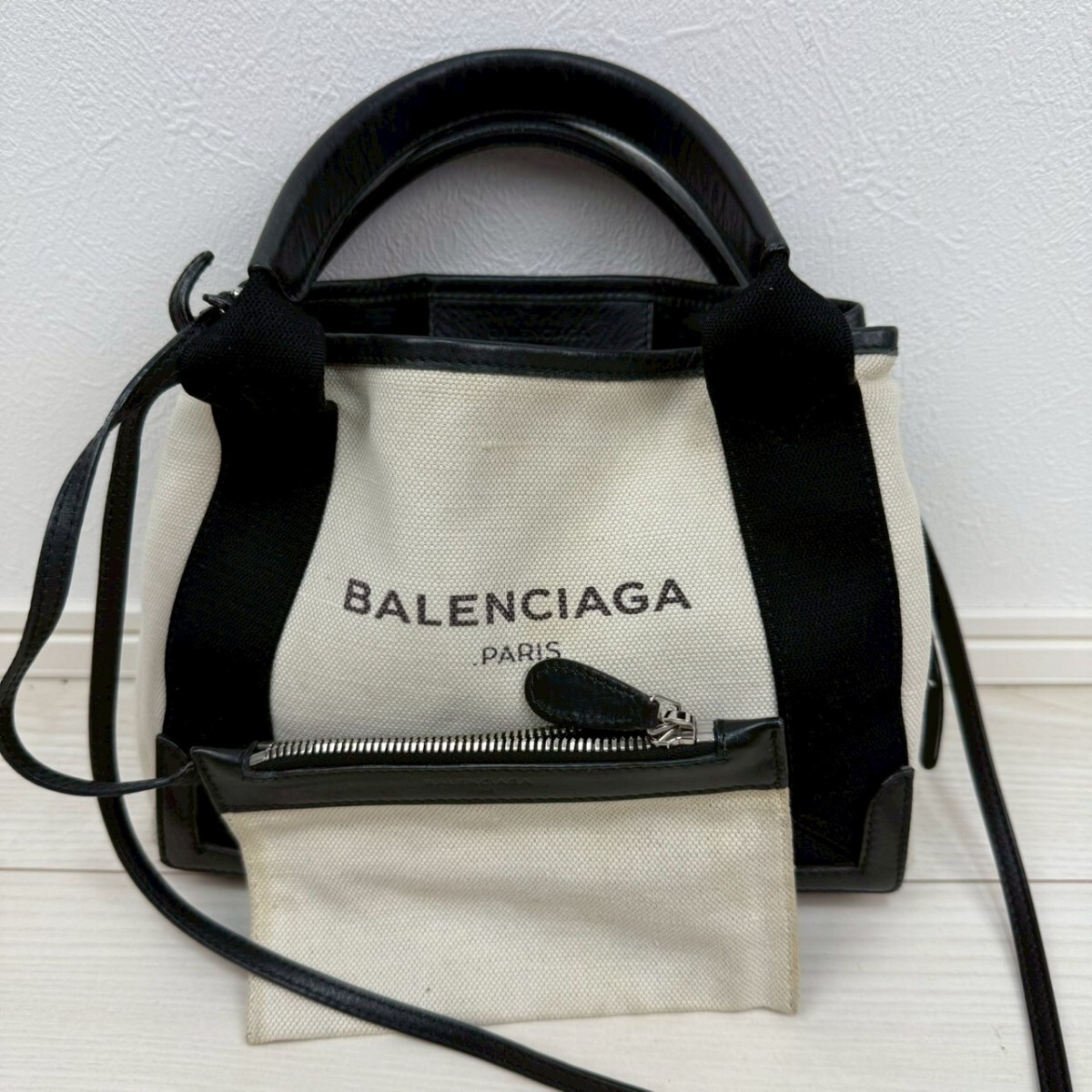 バレンシアガ BALENCIAGA ハンドバッグ ネイビーカバス XS バレンシアガ BALENCIAGA ハンドバッグ ネイビーカバス XS