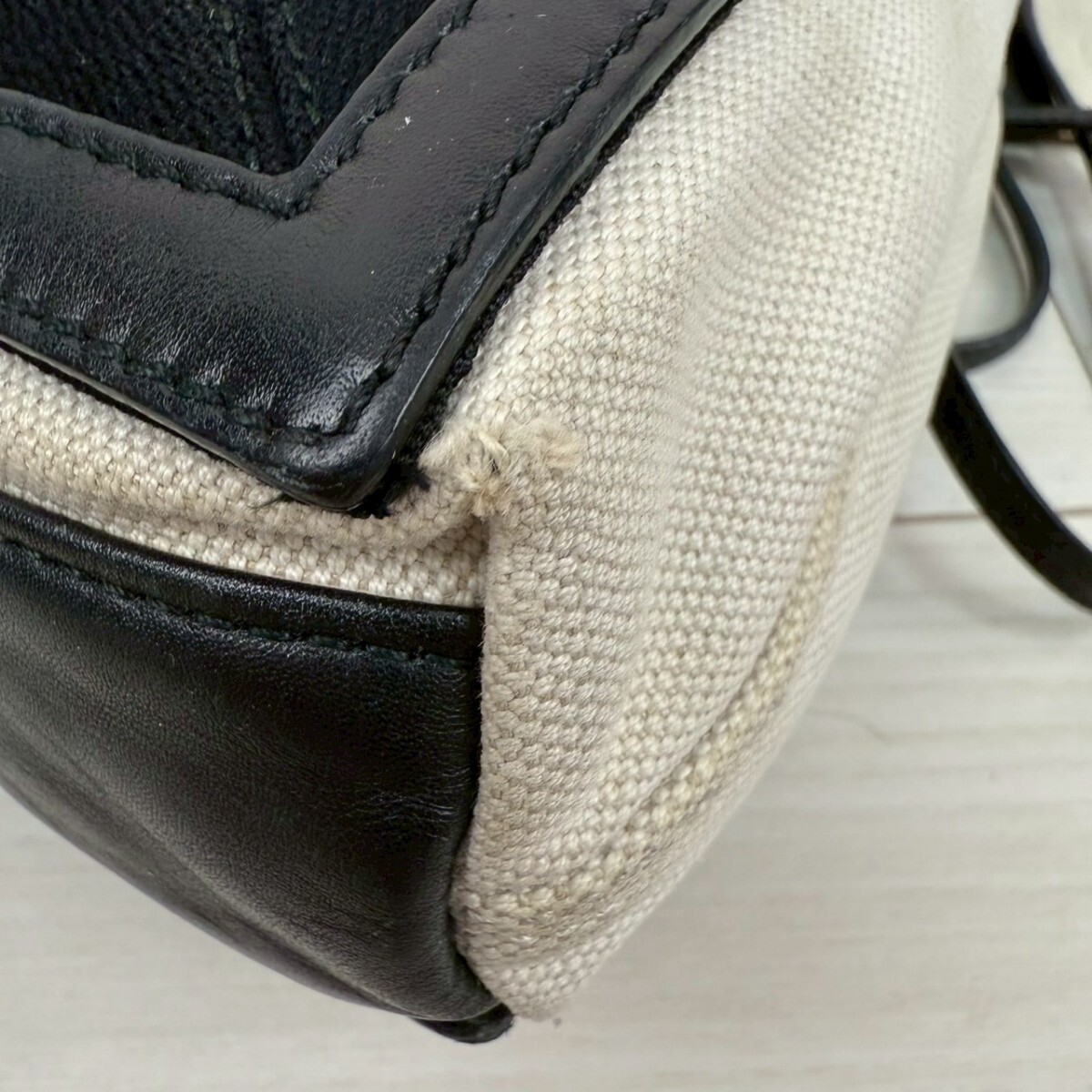 バレンシアガ BALENCIAGA ハンドバッグ ネイビーカバス XS バレンシアガ BALENCIAGA ハンドバッグ ネイビーカバス XS