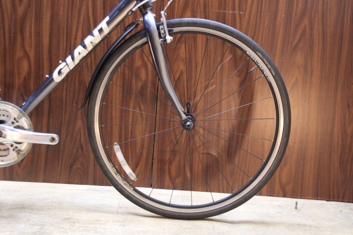 □GIANT ESCAPE R3 ジャイアント クロスバイク SHIMANO 3X8S □GIANT ESCAPE R3 ジャイアント クロスバイク SHIMANO 3X8S