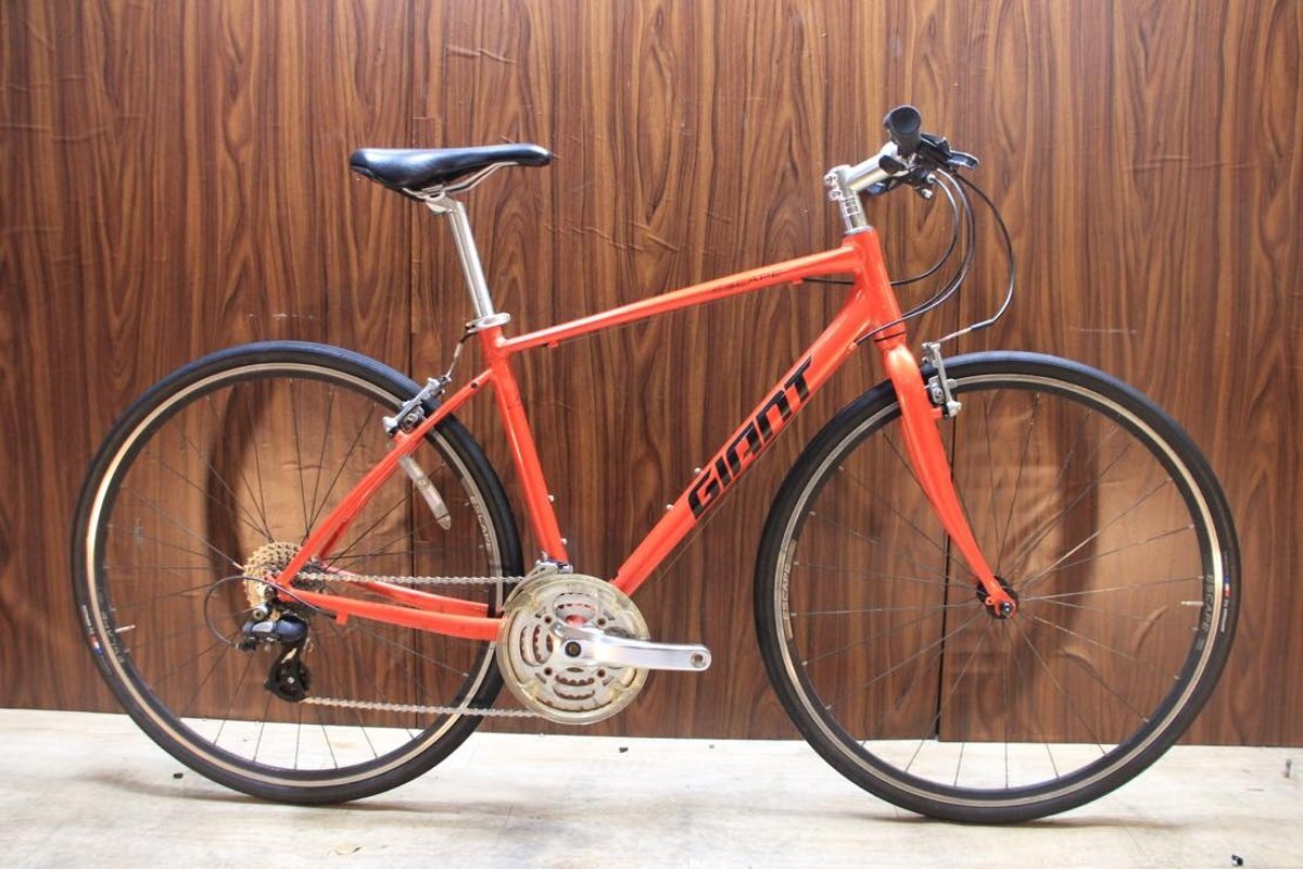 □GIANT ESCAPE R3 ジャイアント クロスバイク SHIMANO 3X8S □GIANT ESCAPE R3 ジャイアント クロスバイク SHIMANO 3X8S