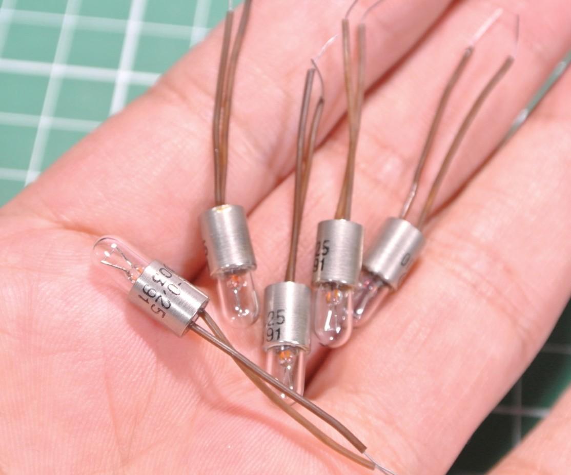 10個 ロシア軍用 ムギ球 3V 0.25A 金屬モールド 高信頼 宇宙構(gòu)想仕様