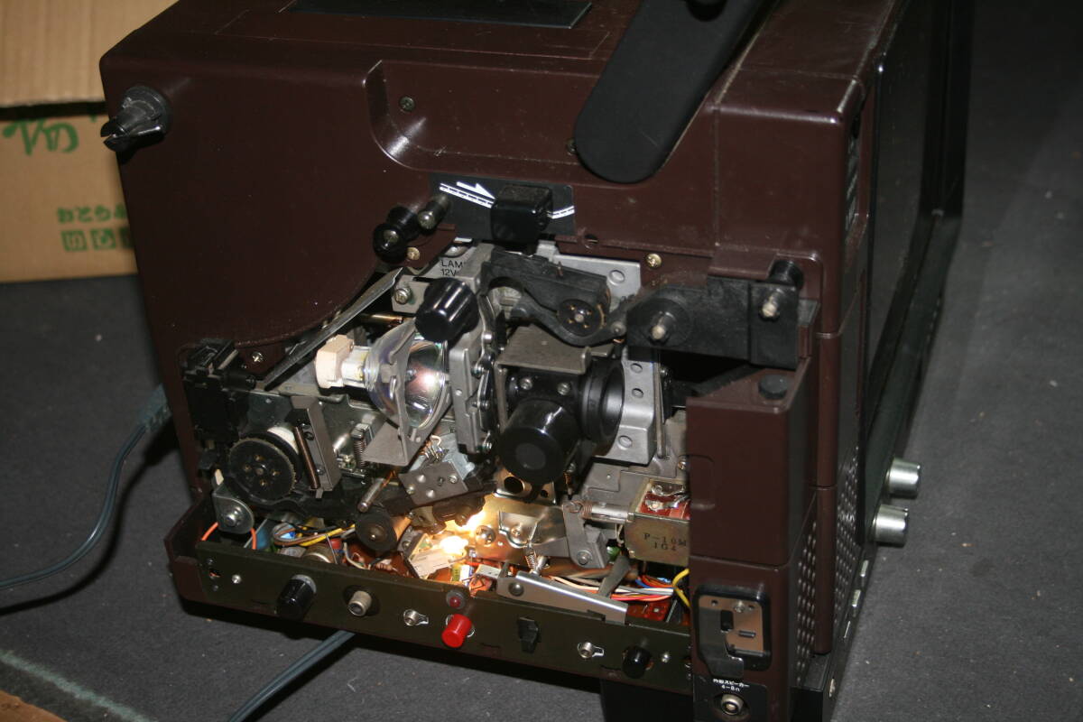 テレビ型大画面スクリーン内蔵 全自動映写光学磁気サウンド テレビ型大画面スクリーン内蔵 全自動映写光学磁気サウンド
