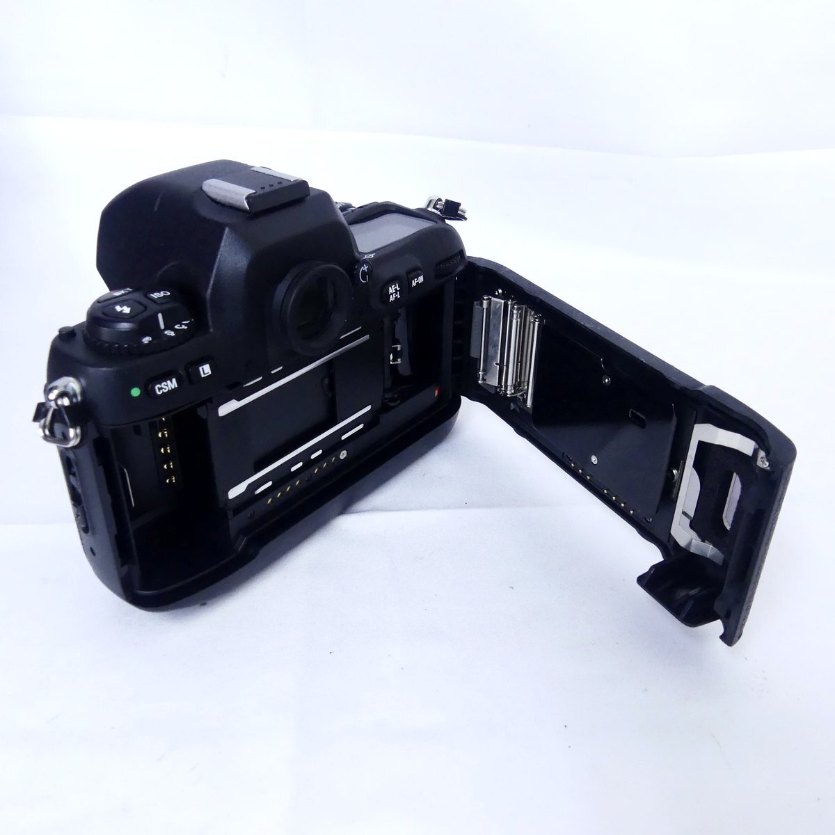 Nikon ニコン F100 単3電池使用 + MF-29 一眼レフカメラ Nikon ニコン F100 単3電池使用 + MF-29 一眼レフカメラ