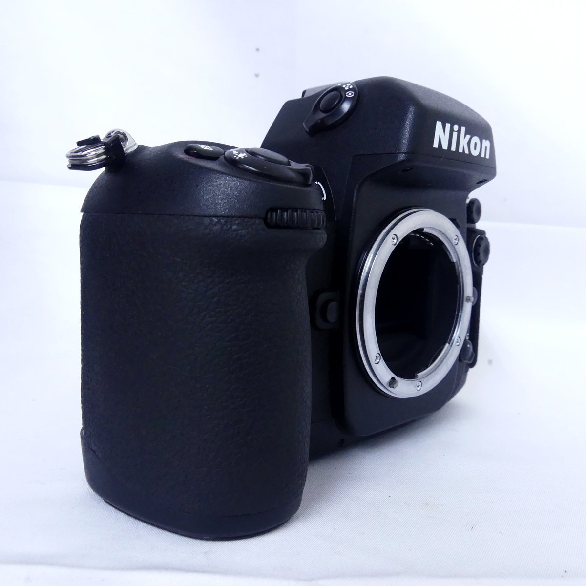 Nikon ニコン F100 単3電池使用 + MF-29 一眼レフカメラ Nikon ニコン F100 単3電池使用 + MF-29 一眼レフカメラ