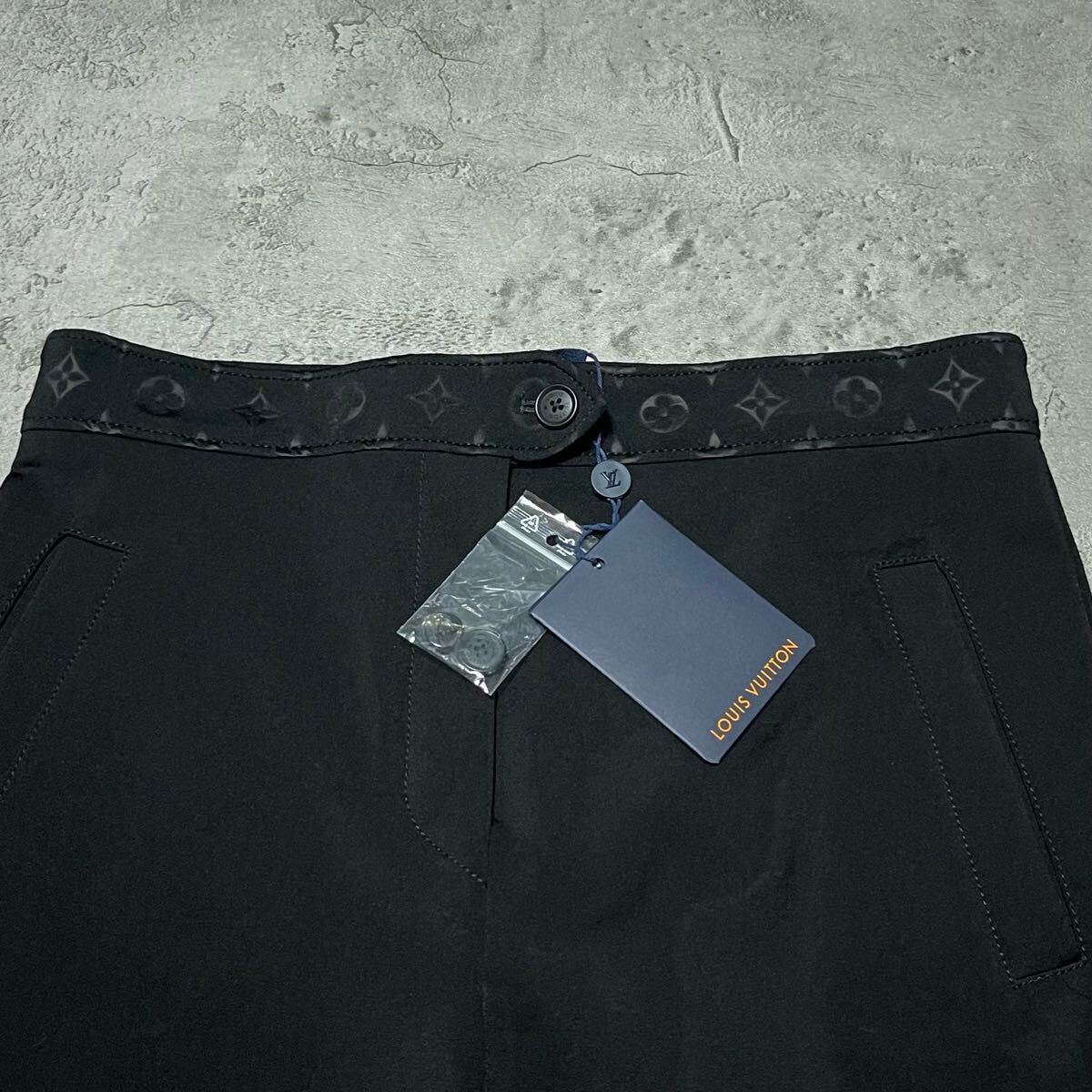 新品未使用品】ルイヴィトン LOUIS VUITTON 2021SS ブラック 黒 新品未使用品】ルイヴィトン LOUIS VUITTON 2021SS ブラック 黒