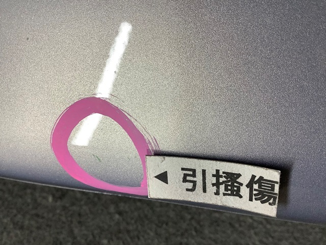 A2143-イ中　ヴィッツ　KSP130　リアバンパー　シルバーメタ系　52153-52740-K0　☆_画像4