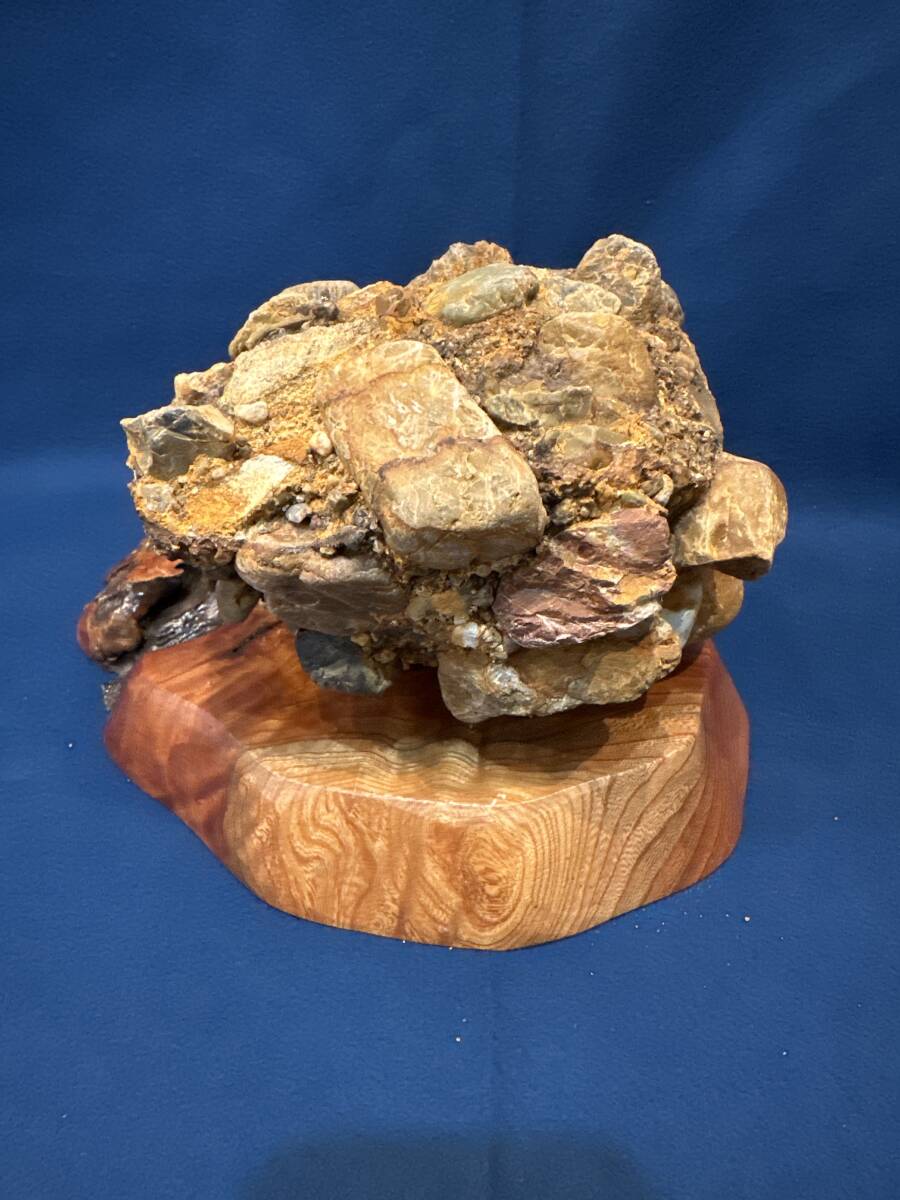鑑賞石 美濃壺石 重量約2582g 台座付き 飾り石 天然石 水石 原石 鑑賞石 美濃壺石 重量約2582g 台座付き 飾り石 天然石 水石 原石