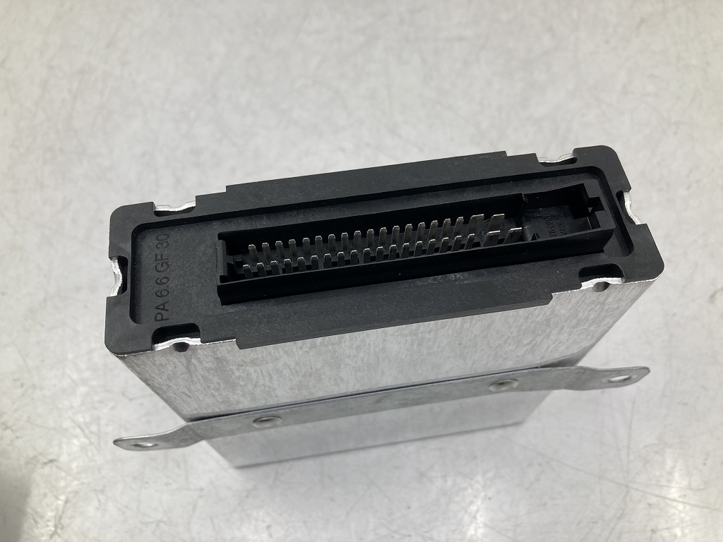 割れ無 動作OK マセラティ クアトロポルテ MQP M139 純正 サスペンションコンピューター 216 879 (P1634)