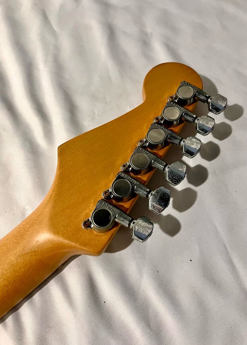 ② Fender フェンダー エレキギター ストラトキャスタータイプ