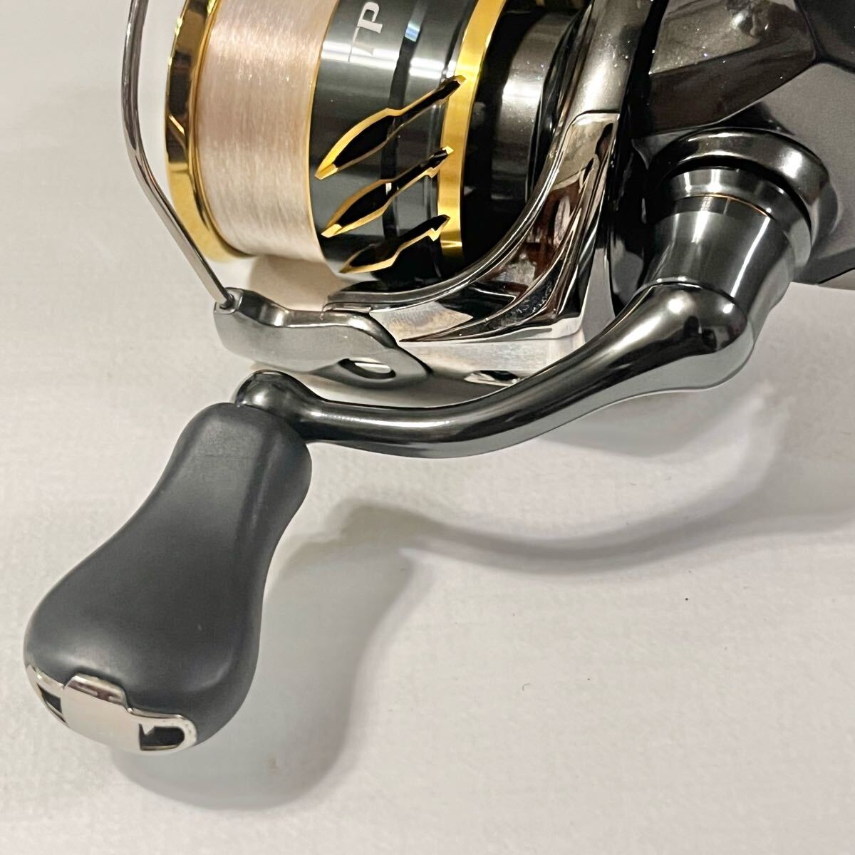 ☆美品☆ シマノ 20ツインパワー C2000S(シマノ)|売買された ☆美品☆ シマノ 20ツインパワー C2000S(シマノ)|売買された