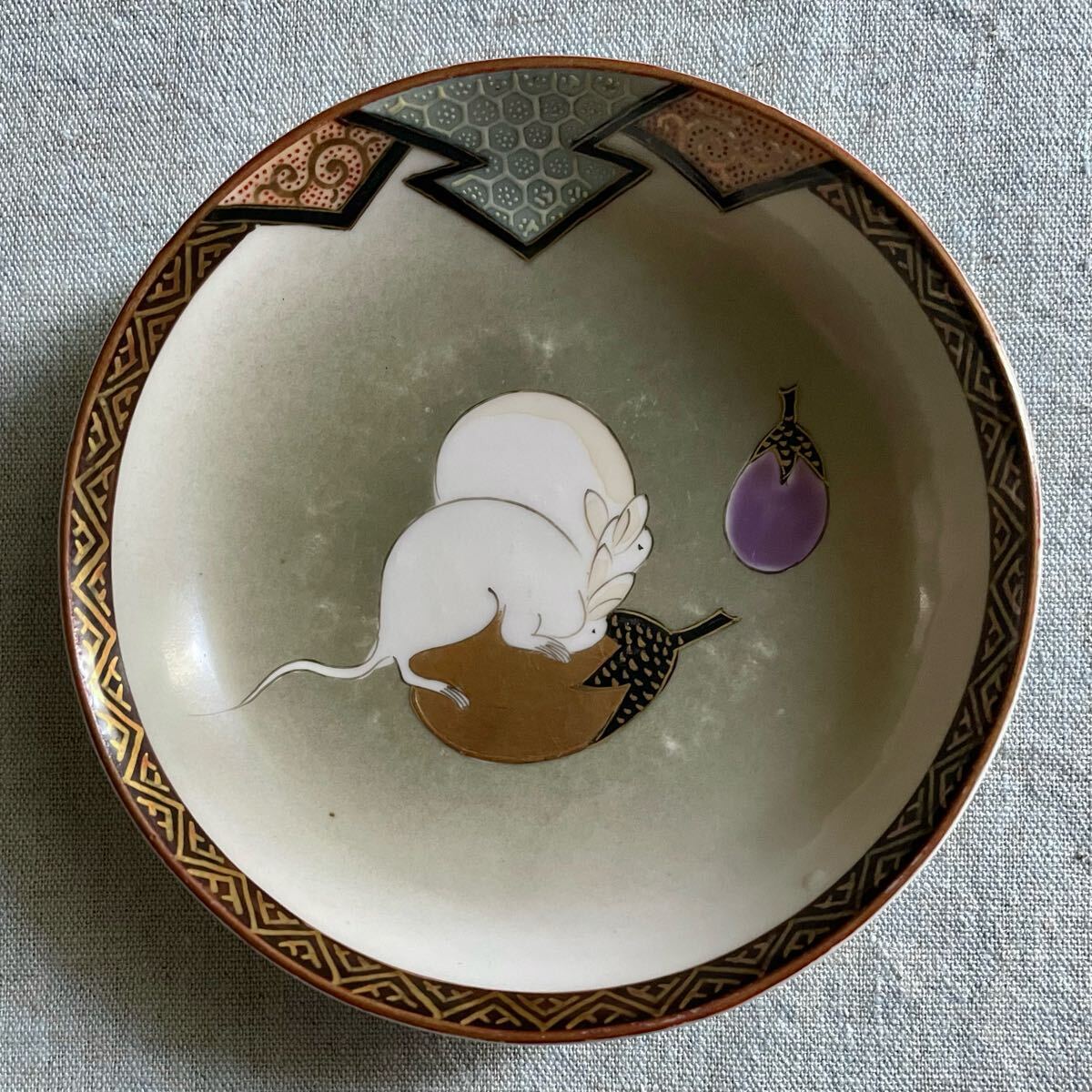 九谷 山近製 色絵 金彩 小皿 2客 茄子 鼠 時代物 古九谷 銘々皿 九谷 山近製 色絵 金彩 小皿 2客 茄子 鼠 時代物 古九谷 銘々皿