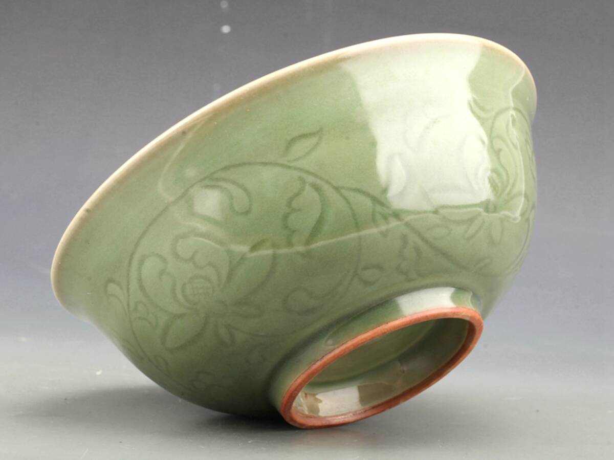 龍泉窯青磁刻花文碗 宋時代 宋時代 龍泉窯 青磁 刻花卉紋 大碗