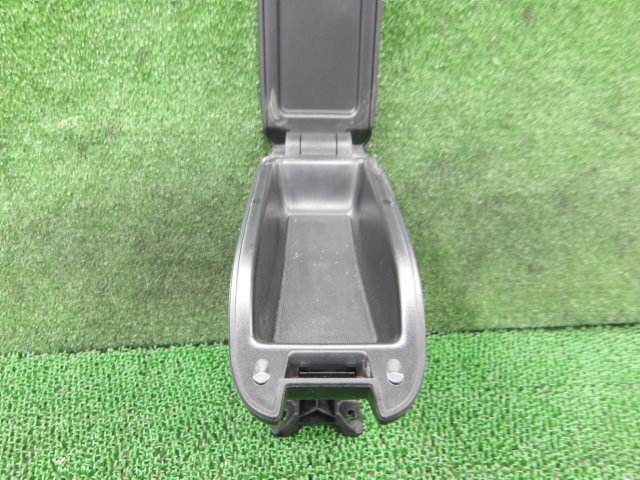 3FP1525 CAD)) プジョー 208 ABA-A95F01 2013年 純正 アームレストコンソール
