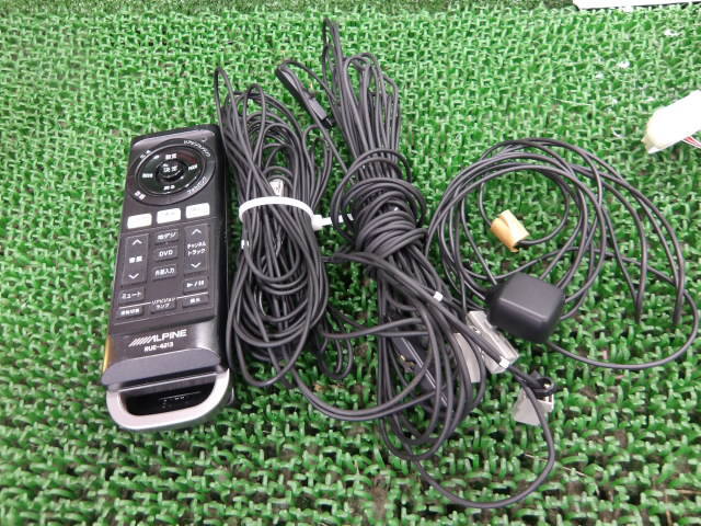 3FP7111 ABW2)) トヨタ ヴォクシー ZRR80G/ZRR85G 前期型 V 8人 にて使用 アルパイン7インチメモリーナビゲーション　　700 W