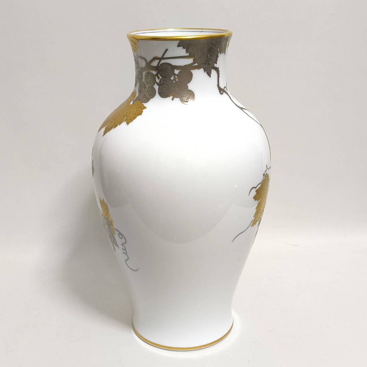 大倉陶園 OKURA CHINA 金蝕 葡萄 花瓶 / 花器 花入 ぶどう(大倉 大倉陶園 OKURA CHINA 金蝕 葡萄 花瓶 / 花器 花入 ぶどう(大倉