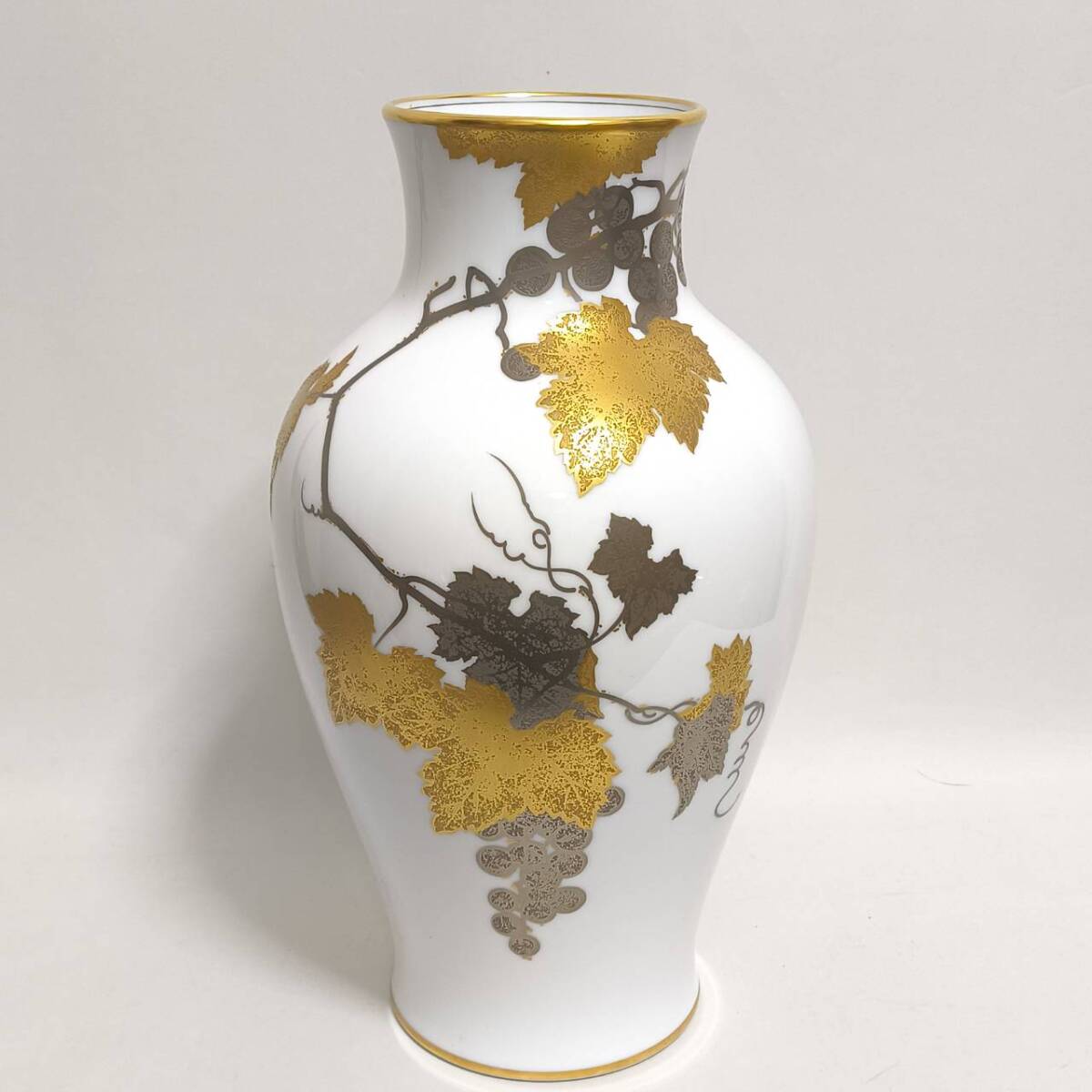 大倉陶園 OKURA CHINA 金蝕 葡萄 花瓶 / 花器 花入 ぶどう(大倉 大倉陶園 OKURA CHINA 金蝕 葡萄 花瓶 / 花器 花入 ぶどう(大倉