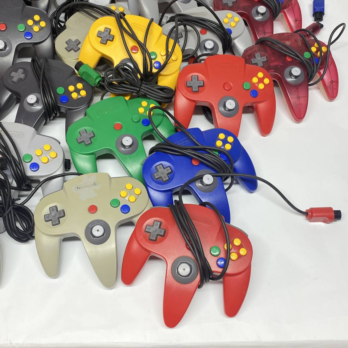 tu052 ニンテンドー 64 コントローラー まとめ ※未検品ジャンク tu052 ニンテンドー 64 コントローラー まとめ ※未検品ジャンク