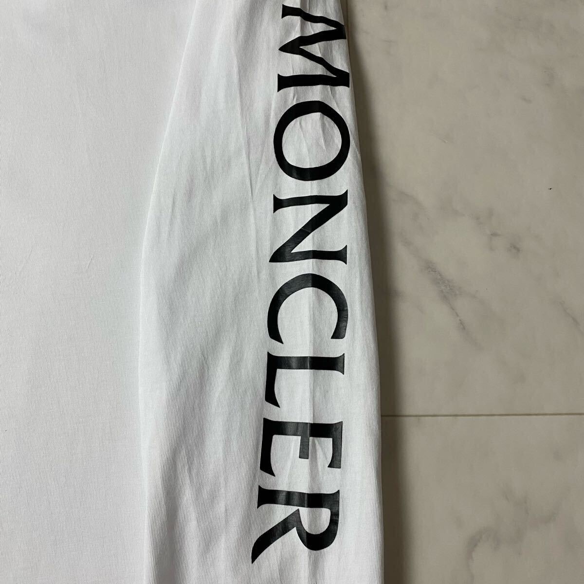 極美品/Lサイズ○モンクレール MONCLER 袖プリント スリーブロゴ 極美品/Lサイズ○モンクレール MONCLER 袖プリント スリーブロゴ