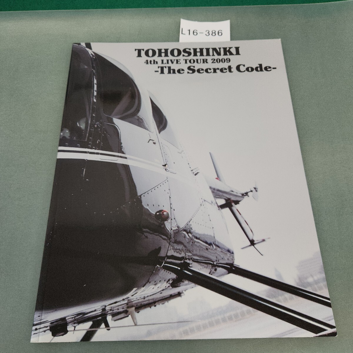 L16-386 TOHOSHINKI 4th LIVE TOUR 2009-The Secret Code-