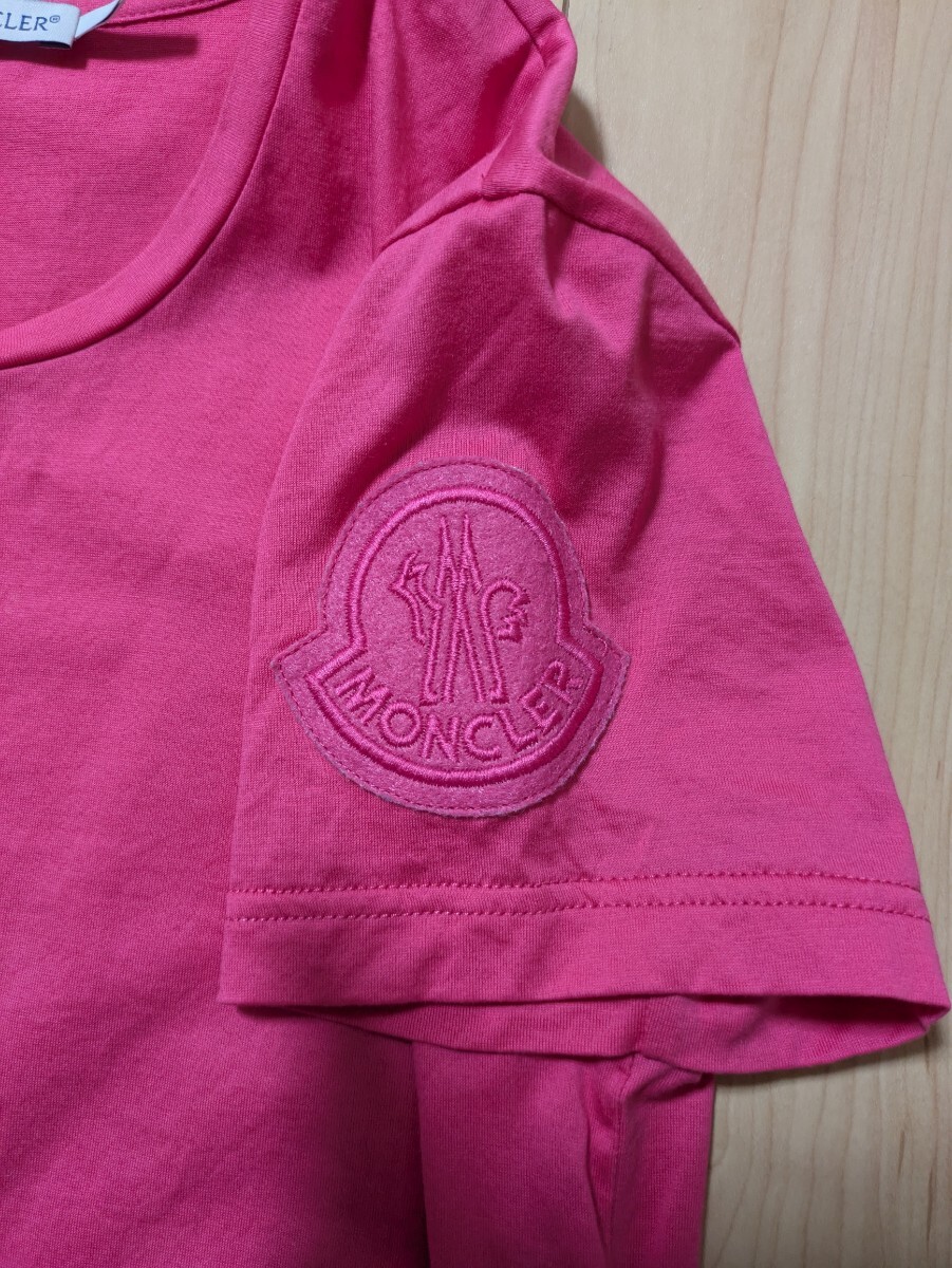 MONCLERモンクレール XS レディース 半袖Tシャツ ピンク 袖ロゴ MONCLERモンクレール XS レディース 半袖Tシャツ ピンク 袖ロゴ