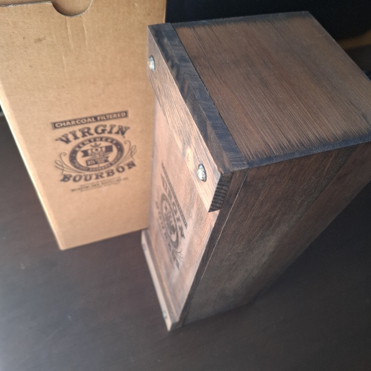 未開封 保管品 VIRGIN BOURBON ヴァージンバーボン 15年 750ml 未開封 保管品 VIRGIN BOURBON ヴァージンバーボン 15年 750ml
