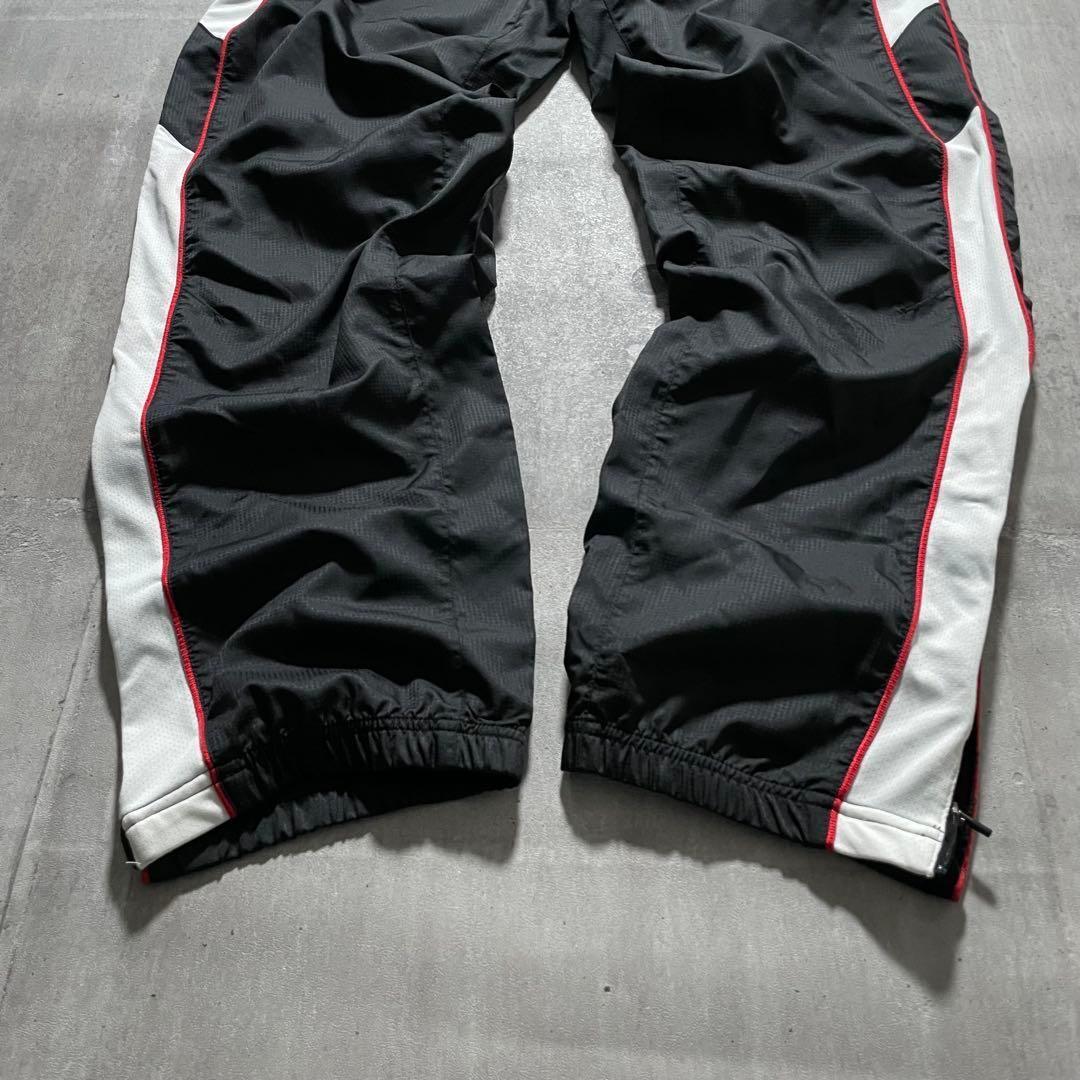 y2k archive OLD NIKE ナイロンパンツ サイドライン 裾ジップ y2k archive OLD NIKE ナイロンパンツ サイドライン 裾ジップ