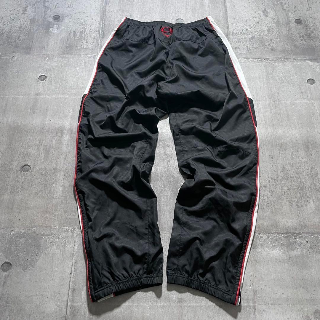 y2k archive OLD NIKE ナイロンパンツ サイドライン 裾ジップ y2k archive OLD NIKE ナイロンパンツ サイドライン 裾ジップ