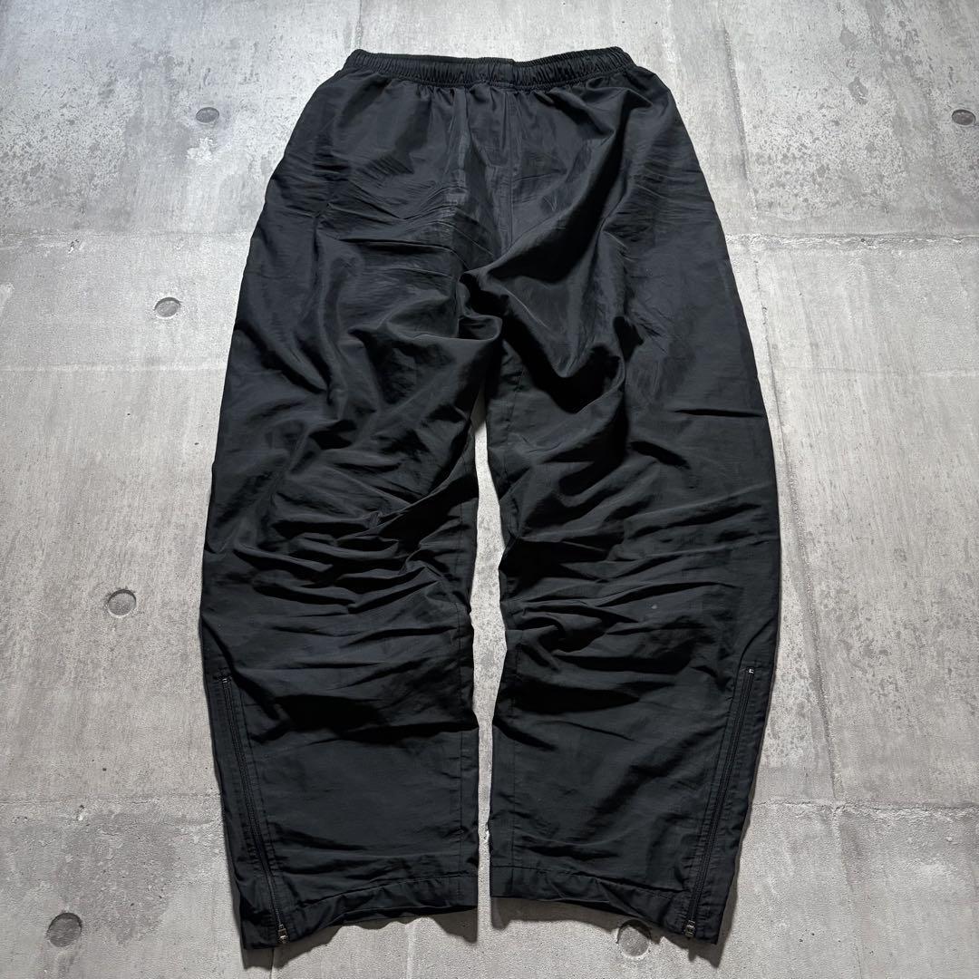 y2k NIKE ナイロントラックパンツ サイドライン 裾ジップ y2k NIKE ナイロントラックパンツ サイドライン 裾ジップ