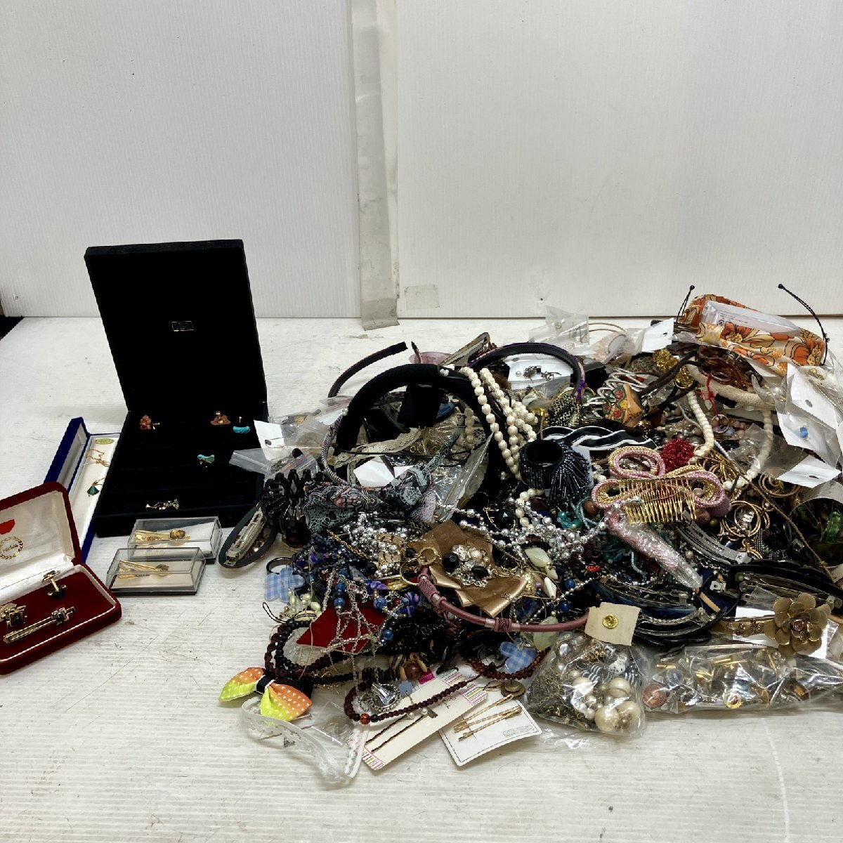 ◇ 【ジャンク品】 アクセサリー ヘアアクセ イヤリング ピアス ◇ 【ジャンク品】 アクセサリー ヘアアクセ イヤリング ピアス