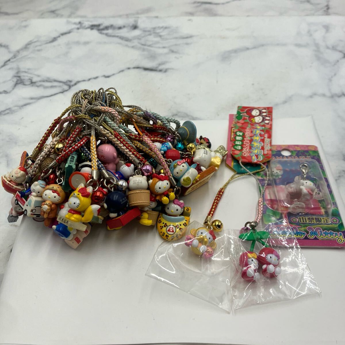 ○【売り切り】 サンリオ ご当地キティ根付け大量まとめ ○【売り切り】 サンリオ ご当地キティ根付け大量まとめ